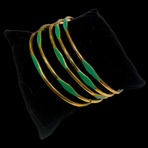 Vibrant vintage gold and with green flair bangle set,  7.75 inch circumference - Picture 1 of 2